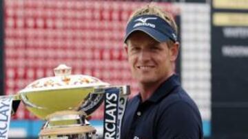 Luke Donald, con el trofeo.