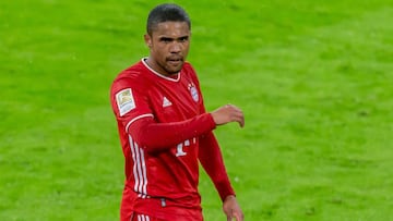 Douglas Costa busca su hueco