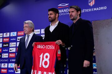 Multitudinaria presentación de Diego Costa y Vitolo