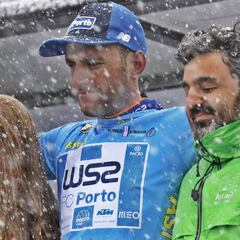 Alarcón hace doblete: etapa y general ante Nairo en Asturias