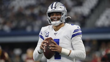 El quarterback acepta firmar la oferta exclusiva de jugador franquicia de los Cowboys por 31.4 millones de d&oacute;lares.