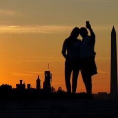 When is Daylight Saving Time? Are we gaining or losing an hour?