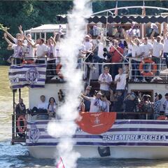 Valladolid se echa a la calle para agasajar a sus héroes