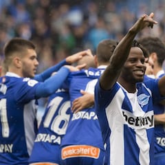 El Alavés quiere resolver el futuro de Wakaso este mes