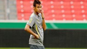 Dimba: "A Neymar le da igual ir al Madrid o al Barça"