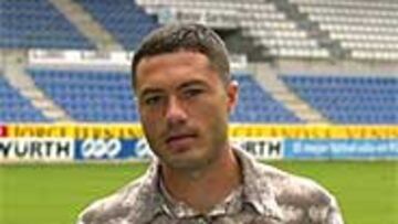 <b>NUEVA ETAPA.</B> Adrian Ilie inicia en el Alavés una nueva etapa en el fútbol español.