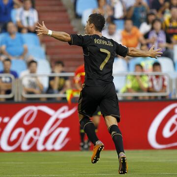 (Real Zaragoza 0 - Real Madrid 6) Hat-trick y goleada en La Romareda en la nica vez de sus nueve temporadas que el portugus marc el primer blanco en Liga. El primero de los 121 del Madrid que marcan el rcord histrico en una misma temporada en el campeonato.