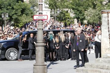 La novia Pilar Rubio llegando a la catedral del Sevilla.