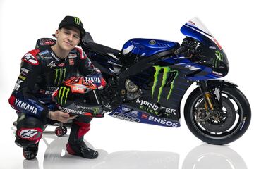 La escudería japonesa ha presentado la Yamaha YZR-M1 para la temporada 2021 con el piloto español Maverick Viñales y el francés Fabio Quartararo. Por primera vez desde el año 2013 no ha estadoel piloto italiano Valentino Rossi.