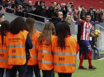 Multitudinaria presentación de Diego Costa y Vitolo