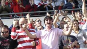 <b>AFICIÓN ENTREGADA. </b>Los granadinistas llenaron Los Cármenes y vibraron con la victoria ante el Barcelona B.