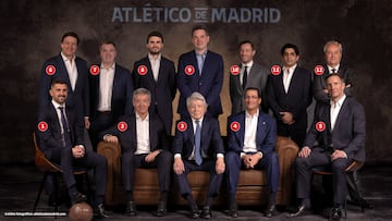 Sentados, de izquierda a derecha: David Villa, Miguel Ángel Gil, Enrique Cerezo, Robert Givone y Tristram Leach. De pie: Antonio Vázquez-Guillén, Jim Miller, Javier Valle, Sam Porter, Antoine Bonnier, Amit Singh y Pablo Jiménez de Parga.