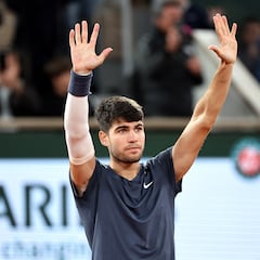 Who does Carlos Alcaraz play next and when in French Open 2024?