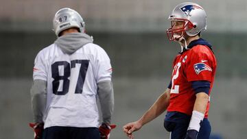 ATLANTA, GEORGIA - FEBRUARY 01: Tom Brady #12 of the New England Patriots stretches during Super Bowl LIII practice at Georgia Tech Brock Practice Facility on February 01, 2019 in Atlanta, Georgia.   Kevin C. Cox/Getty Images/AFP
 == FOR NEWSPAPERS, INTERNET, TELCOS &amp; TELEVISION USE ONLY ==