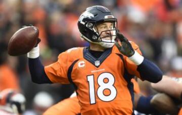 Peyton Manning, quarterback de Denver Broncos, intentará lograr su segundo anillo en la Super Bowl 50. Manning no es aquel pistolero que fue, no obstante frente a Patriots fue capaz de desarbolar a la defensa en un par de ocasiones, que sirvieron para sendos TD de Owen Daniels.