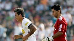 “Tiene un trauma...”: Arturo Vidal y Esteban Paredes recordaron con burlas a Johnny Herrera