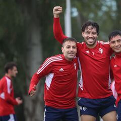 Juan Cruz amplía su contrato con Osasuna hasta 2026