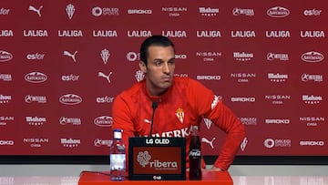 05-02-26. BRIAN OLIVÁN, JUGADOR DEL SPORTING, EN LA SALA DE PRENSA DE MAREO.