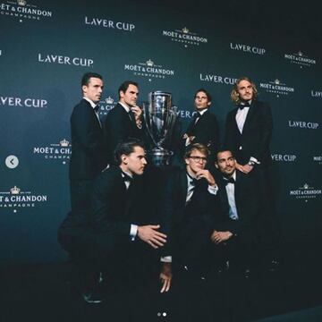 Fotograf赤a subida por Nadal a su instagram donde se puede ver al equipo de Europa possando con el trofeo.