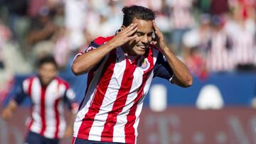 Omar Bravo dejaría Chivas para recalar en la NASL