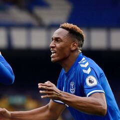 ¿Cómo le va a Everton en Premier con y sin James y Mina?