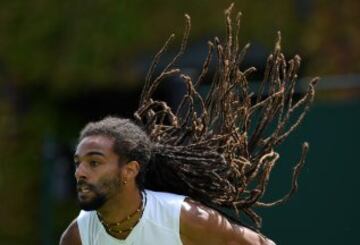 El tenista alemán Dustin Brown durante el partido ante Dusan Lajovic.