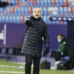 Paco López: "Morales le ha dado mucho al Levante; y el Levante le ha dado mucho a Morales"