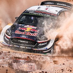 Sebastien Ogier se pone al mando en el barro de Cerdeña