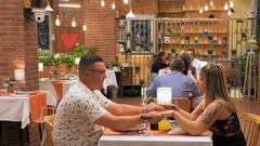 La surrealista pregunta de una soltera de ‘First Dates’ a su cita: “¿Se te sigue levantando?”