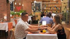 La surrealista pregunta de una soltera de ‘First Dates’ a su cita: “¿Se te sigue levantando?”