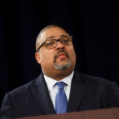 Quién es Alvin Bragg, el fiscal de Manhattan detrás de la acusación a Donald Trump