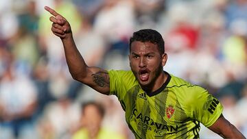 MALAGA, SPAIN - MARCH 08: Luis Javier Suarez of Zaragoza celebrates after scoring his team's first goal during the La Liga Smartbank match between Malaga and Real Zaragoza at La Rosaleda Stadium on March 08, 2020 in Malaga, Spain. (Photo by Fermin Rodriguez/Quality Sport Images/Getty Images)
