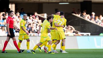 Los jugadores del Deportivo celebran el 0-2.