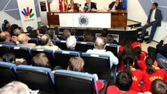 "Los éxitos deportivos tapan los problemas"