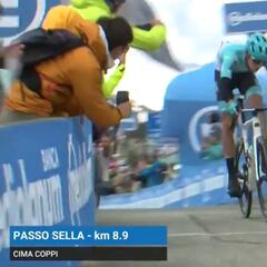 El potente ataque de Nairo Quintana en la cima Coppi