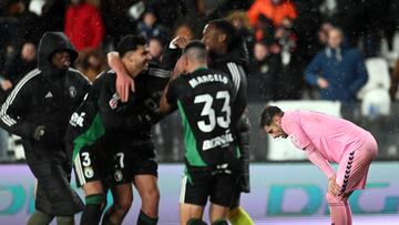 Partido entre el Burgos CF y el CD Eldense celebrado en Burgos.
RICARDO ORDÓÑEZ -8-12-2024