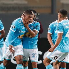 Cristal sigue invicto