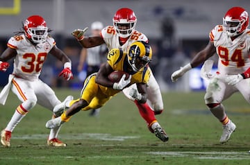105 puntos entre ambos. El partido también rompió el récord de más puntos en la historia de un Monday Night Football y los Chief se convirtieron en el primer equipo en anotar 50 puntos y perder un partido.