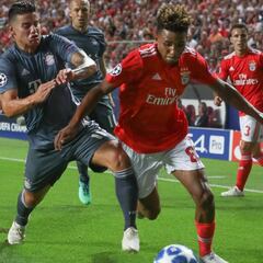 James y la 'manito': "Soy del Porto, no me gustó ser silbado"