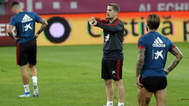 La profundidad de Parejo y Fabián ante el plan de Contra