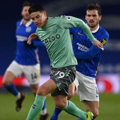 Everton empata ante Brighton en Premier League, Mina se lesiona