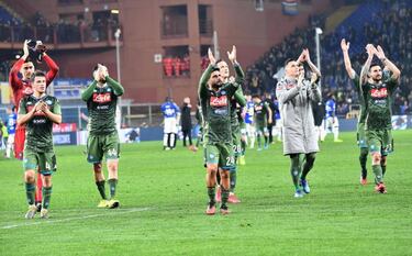 Napoli spoil Sampdoria comeback with late strikes
