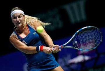 Gran a?o de la eslovaca que entra por primera vez en el top ten del tenis mundial. Empez¨® en el puesto 38 y ascendi¨® 33 puestos hasta el quinto que ocupa actualmente. Redonde¨® su a?o ganando la WTA Finals en Singapur al vencer en la final a Angelique Kerber.