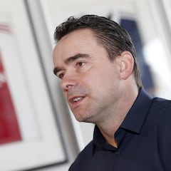 Overmars: "Estamos en contacto con el Barça para que nos cedan jugadores"
