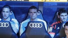 Pitos a Mourinho, que dejó a Pepe en la grada en la final