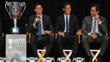Novak Djokovic, Rafa Nadal y Roger Federer aplauden durante un acto del ATP Heritage Celebration en el Waldorf Astoria de Nueva York en 2013