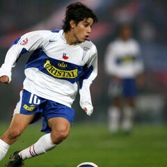 Ex figura de Católica anunció su retiro del fútbol profesional