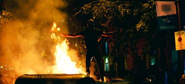 Los disturbios de Barcelona por el ‘procés’ se cuelan en el epílogo de ‘Superman & Lois’