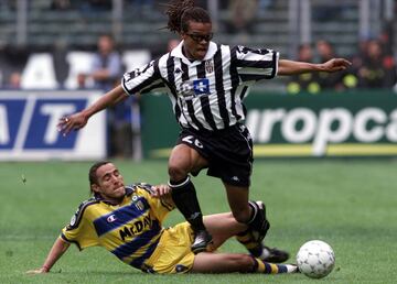 El mediocentro holandés también dio positivo en nandrolona en 2001, pero a diferencia del de Guardiola, su cuerpo no la producía de forma natural. Davids, internacional con Holanda en 74 ocasiones, estuvo 4 meses sin poder vestir la camiseta del Juventus.
