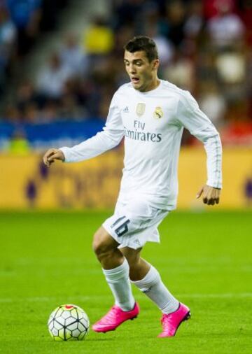 Mateo Kovacic pasó del Inter al Real Madrid por una cifra cercana a los 35 millones de euros.